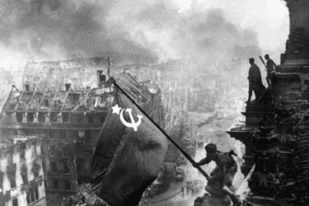 二战德国如果不攻打苏联,苏联还会主动进攻德国吗?结局早已注定