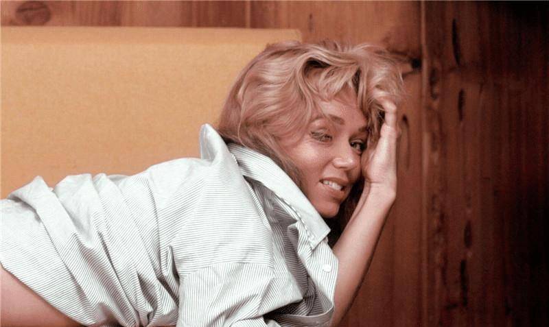 她曾登上《花花公子》,大红时突然失踪,被发现时已经木乃伊化_伊薇特