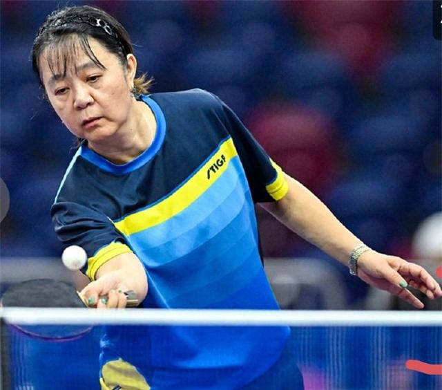 58岁华裔乒坛资深选手曾之颖斩获巴黎奥运入场券_王曼昱_乒乓球_女单