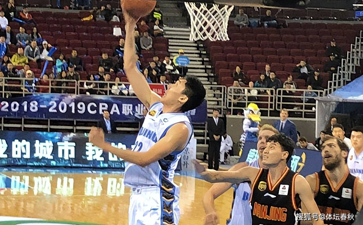 首钢5将今夏合同到期,2人确定离队,1位将去nbl投奔解立彬_瑞克_张卓