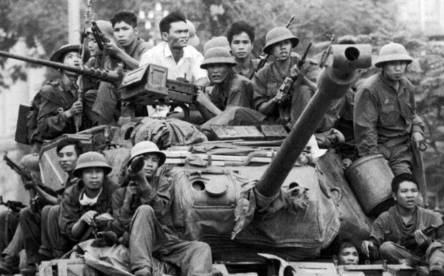 丢下盟友逃走的美国人,1975年的越南西贡,一场混乱不堪的逃亡