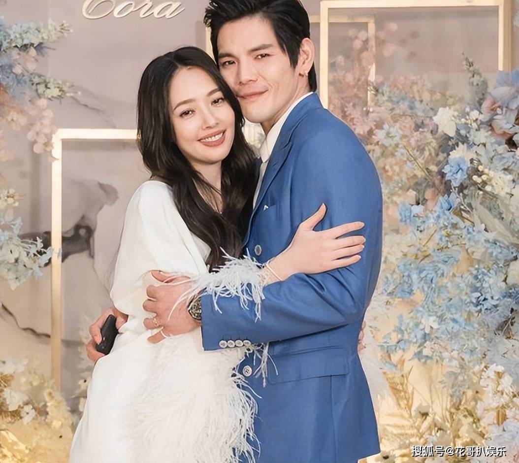 向佐的老婆 年龄图片