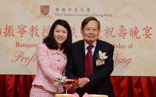 杨振宁的后代子女如今怎样?个个有出息,不愧是名家之后