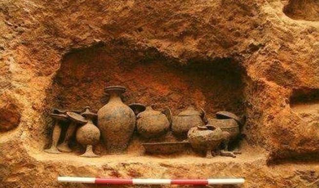 经过调查,贠安志发现这个古墓是独孤信儿媳妇的墓葬.