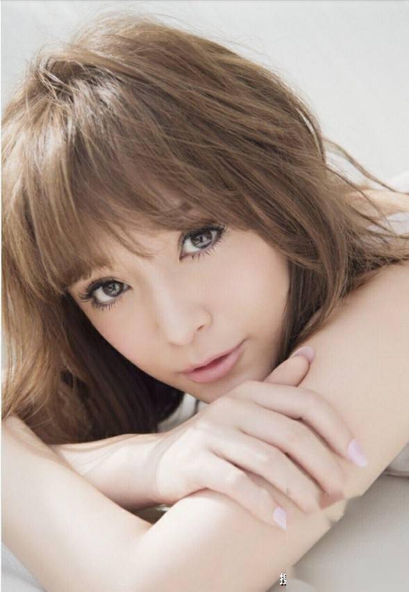 岛国迷人的滨崎步,颜值身材着实顶啊!