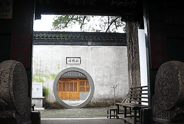 又名白流芳清真寺,其和清净寺,怀圣寺,凤凰寺合称为中国四大清真古寺