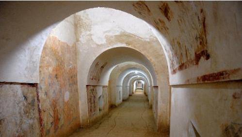 6层楼深的武则天孙子墓地宫,盗洞精准到专家佩服,为何40吨重