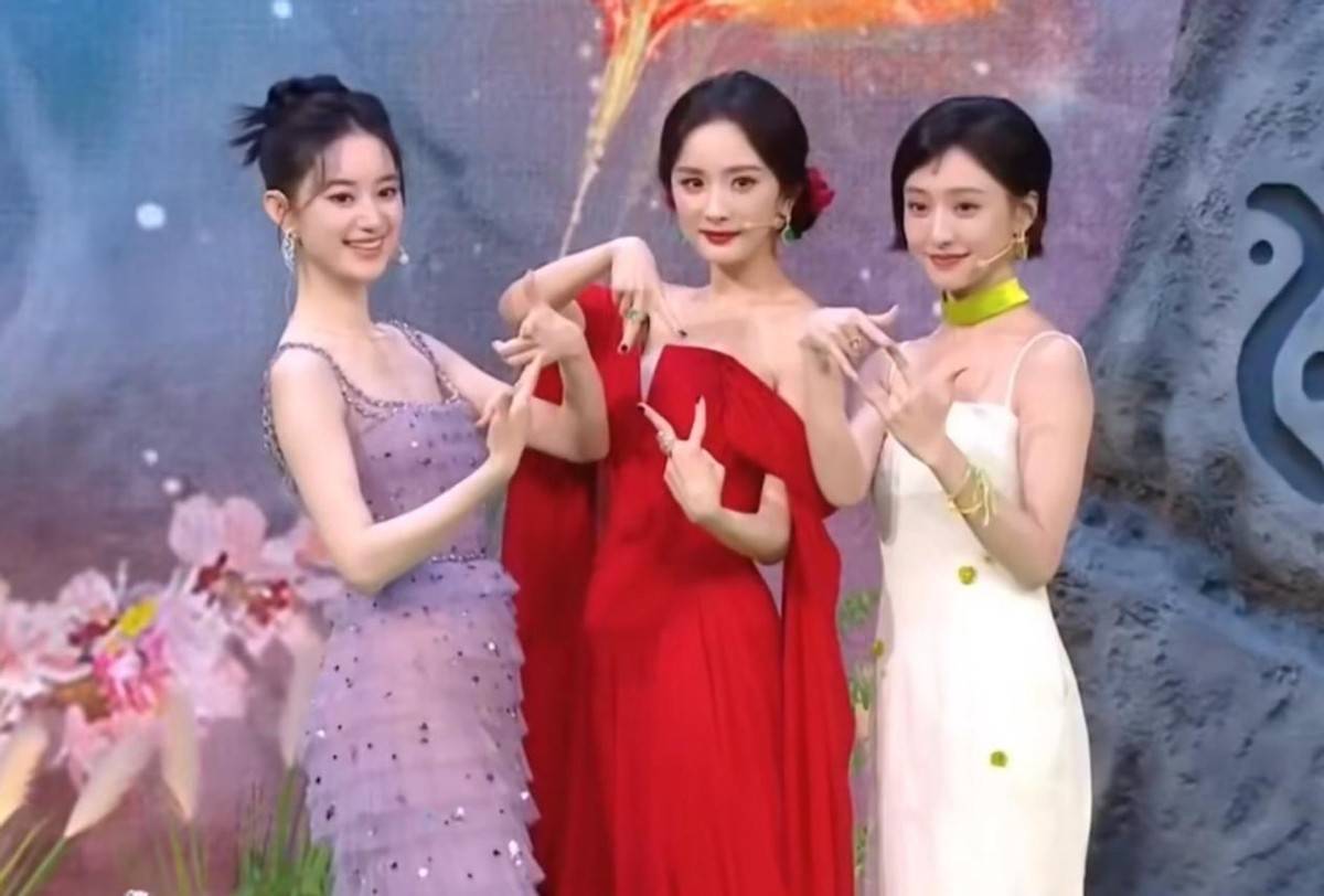 《狐妖月红篇》:杨幂祝绪丹郭晓婷同框,让我明白了仪态的重要性