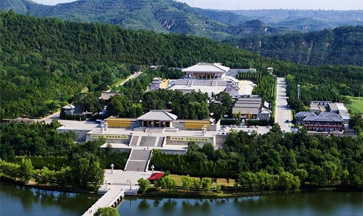 2002年,河南一山村挖出96根超级圆柱_黄帝_考古_灵宝市