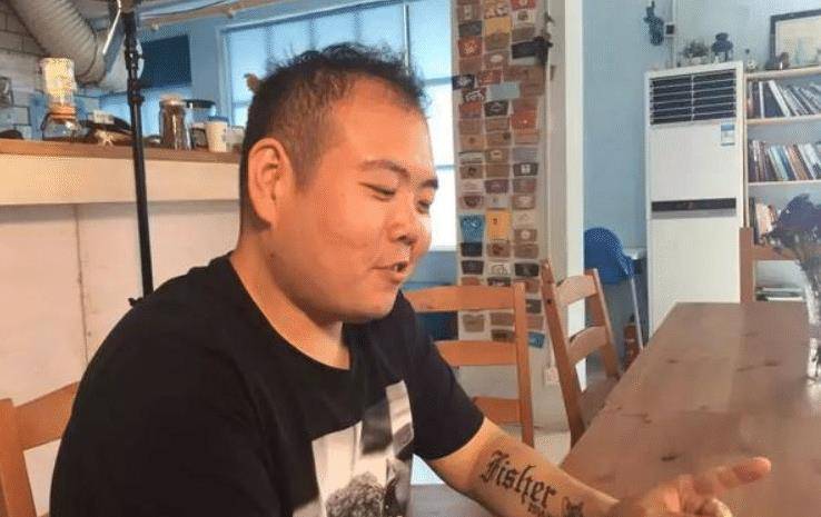 曾经因一张照片爆红,如今娶经纪人大变样_钱志君_网络_网友