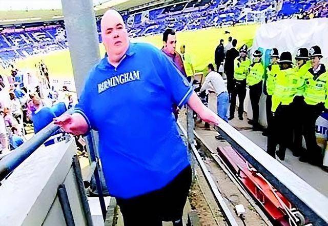 800斤胖男,每天能吃250碗饭热量,医生曾言活不过5年,今已离世_巴里