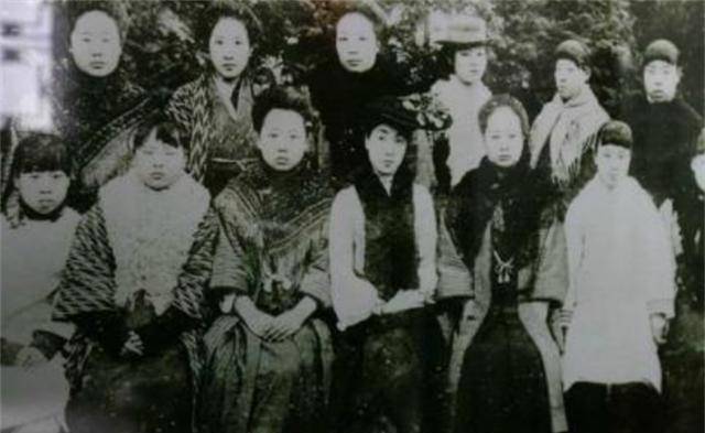 女英雄秋瑾:起义前遭家暴,遇害两年后丈夫郁郁而终!儿女皆成才