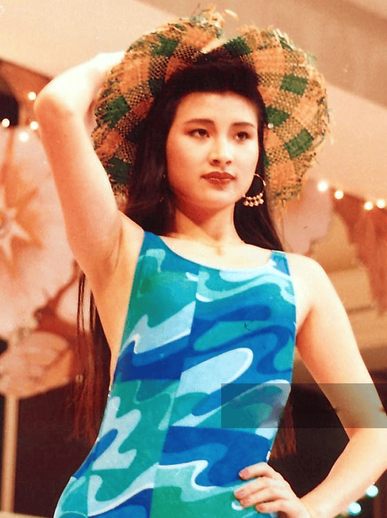 这次比赛是在广州举行,名字叫做"美在花城"选美.