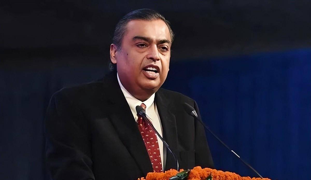 印度首富坐拥845亿,独爱素人妻子35年,背后是他对高种姓的渴望