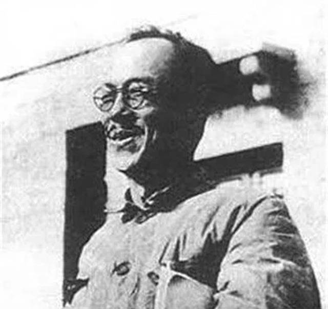 康生与郭沫若同写《卜算子·咏梅》,两者的书法到底谁更胜一筹?