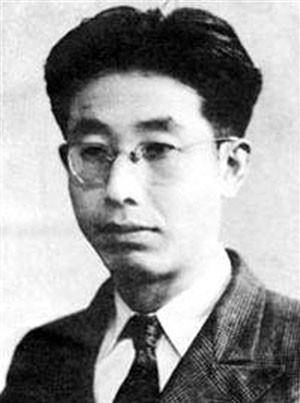 在她离世前一个多月,端木蕻良不见了,只有相识不久的流亡作家骆宾基在