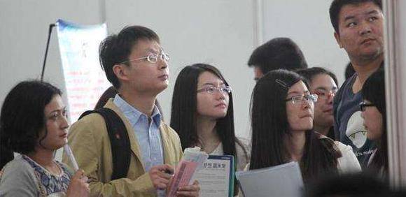 本科毕业后却成了"家里蹲",真实原因曝光,你觉得是这样吗?
