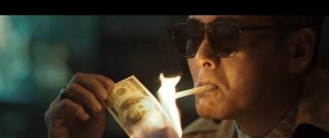 何炅老师,借"收礼门"事件,给你们一干讲个故事!