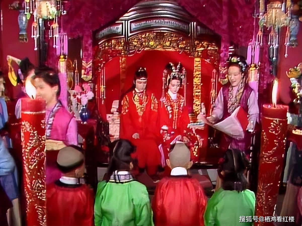 宝玉深爱黛玉,宝钗知情,不感觉金玉良缘尴尬吗?