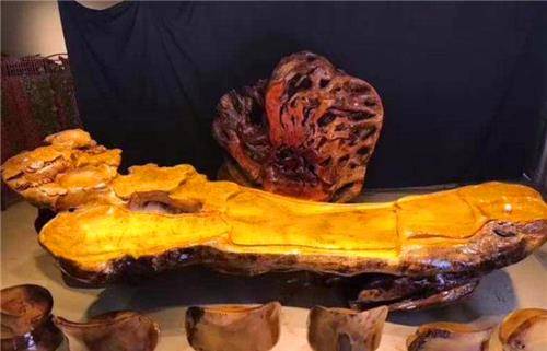 老农住着价值8亿的"金丝楠木祖屋",拒绝上交,后来卖了多少钱