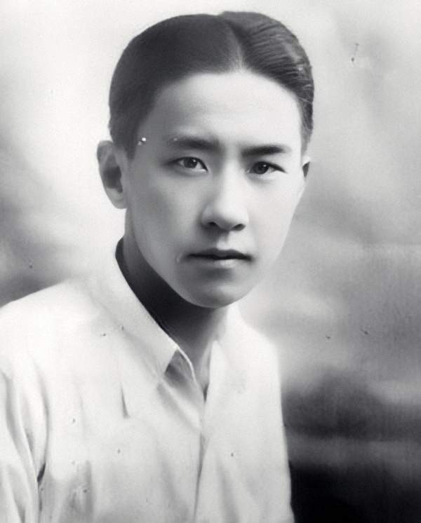 袁克文去世时,遗产仅剩20块,葬礼场景却比父亲袁世凯的还盛大