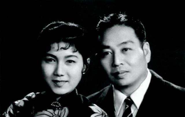 评剧王后新凤霞,和丈夫谱写最美婚姻,晚年患有重病丈夫不离不弃