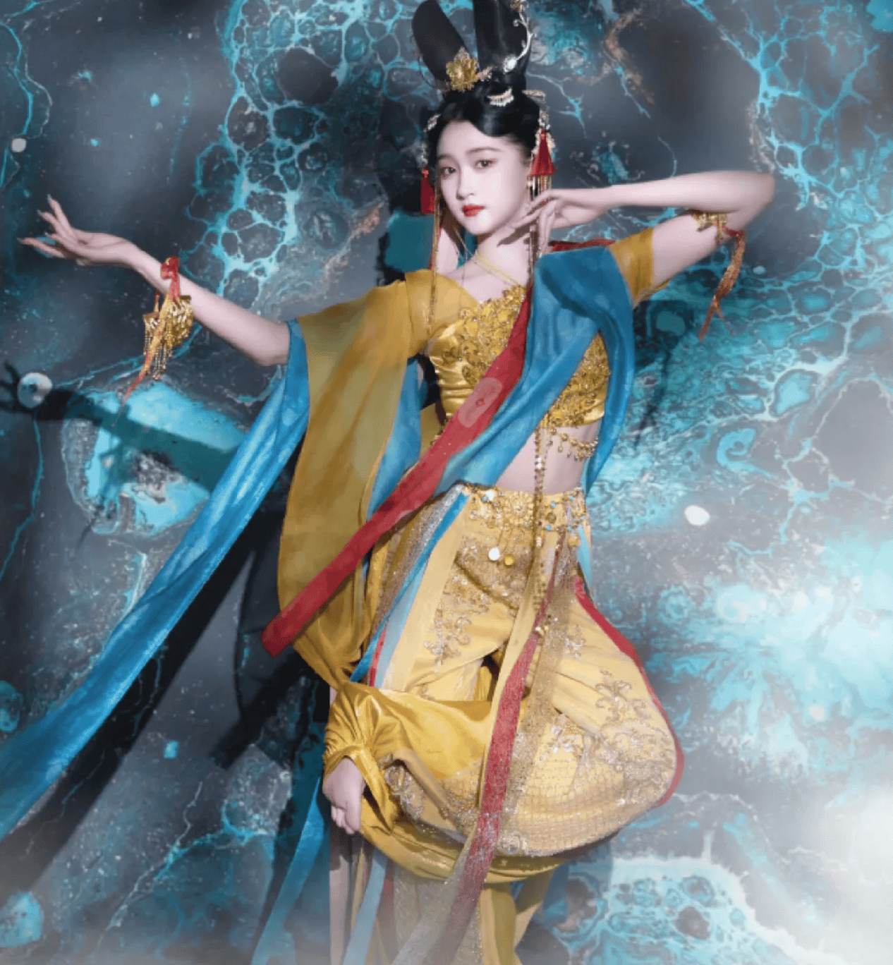 关晓彤cos杨玉环封神!造型如仙女下凡,4a腰,大长腿,力压杨颖