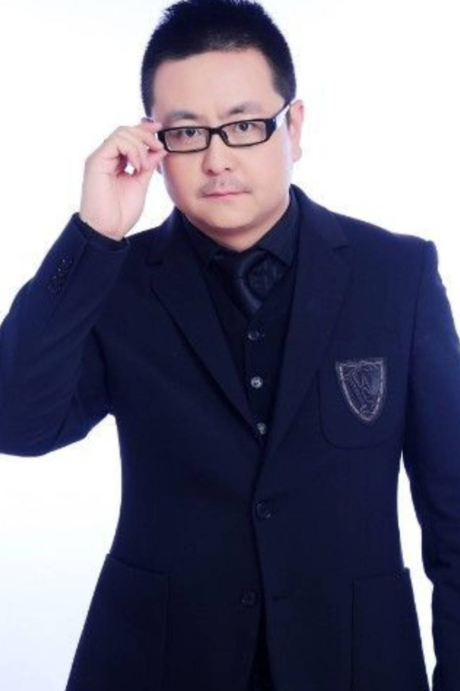 2010"苏荷星势力"年度最佳男歌手2011湖南卫视《挑战麦克风》总冠军