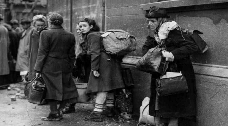 二战中最悲壮的国家,26000名精英被杀,少女被送去人种培育计划