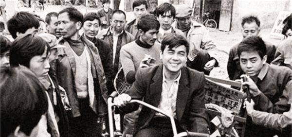 "福州首富"陈凯:出门必须有保镖,请客吃饭必喝30年以上茅台