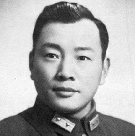 此人黄埔一期毕业,一生饱受争议,儿子和林青霞谈了20年的恋爱