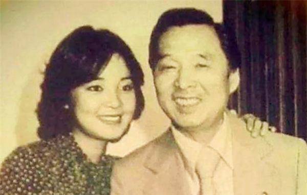 他却无显赫战功一生平庸;生一歌星女儿,家喻户晓_邓枢_邓丽君_父母