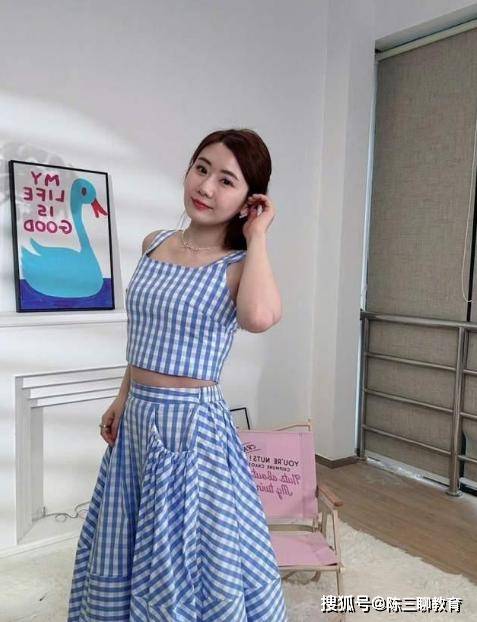 "被全日本唾弃"的福原爱,中国转型复出,选了条"来钱快"的路_乒乓球场