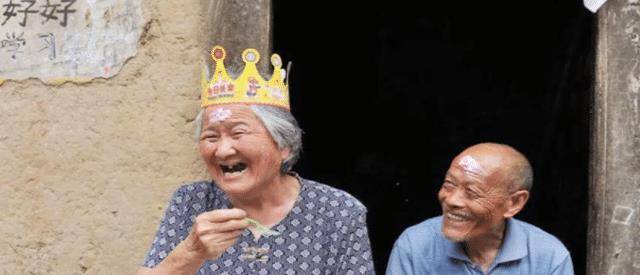 陕西90岁老奶奶王玉兰,生前不想上户口,只因她是日本人