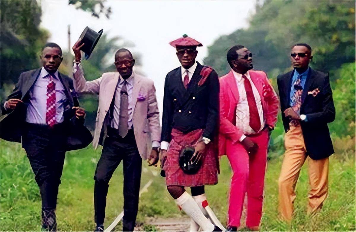 纪实非洲一个虚荣的国家,白天体面得像土豪,实则住茅房吃不饱饭