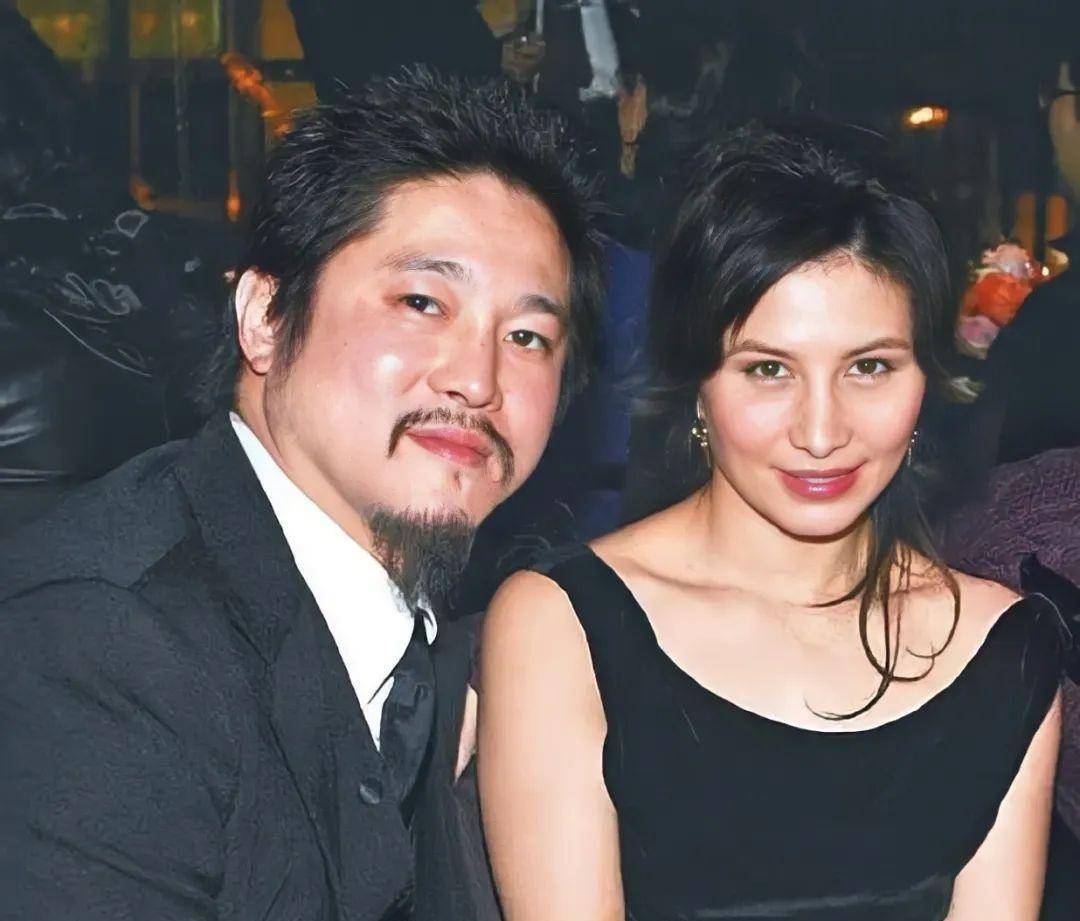 被誉为"港版木村拓哉",他与何超仪相识相恋,并完美地符合赌王的择偶