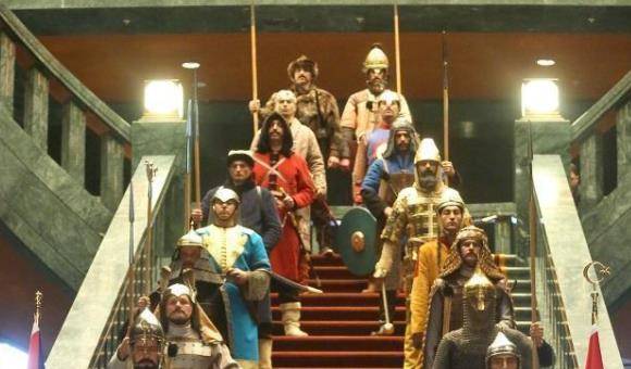 虽然同样使用突厥语,但和历史上那个阿史那家族统治,曾占据大漠南北