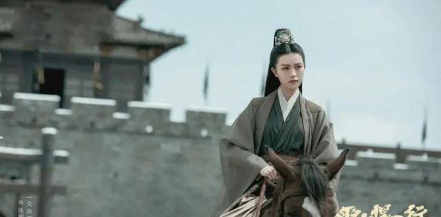 《雪中悍刀行》中徐凤年跟徐骁为什么那么怕徐渭熊?