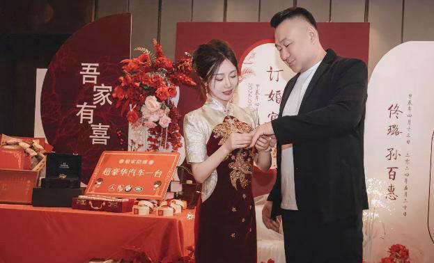 台球选手佟璐订婚喜讯,未婚妻颜值惊艳陪嫁奢华