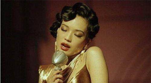 民国著名交际花爱上花花公子,大着肚子遭抛弃,生下一女家喻户晓