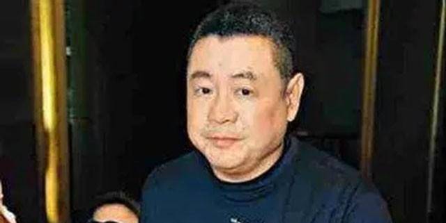 刘銮雄身家千亿却避税,关300家公司套现500亿,妻女早已是外国籍