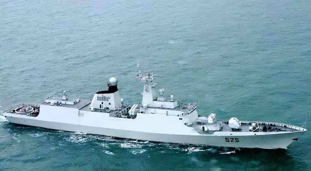 中国货船振华4号,30名船员击退索马里海盗,他们是怎么做的?