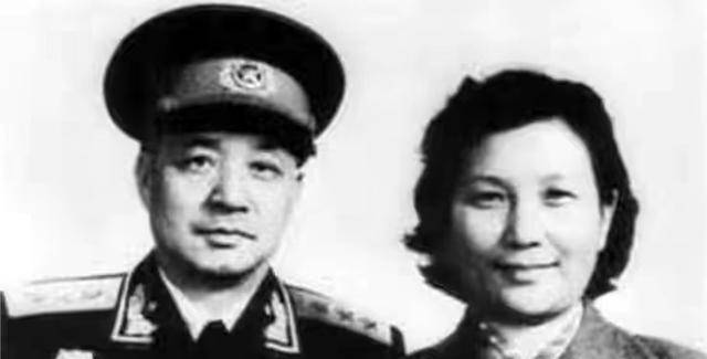 上将王建安,一生战功赫赫,立遗嘱死后不进八宝山,把骨灰撒农田