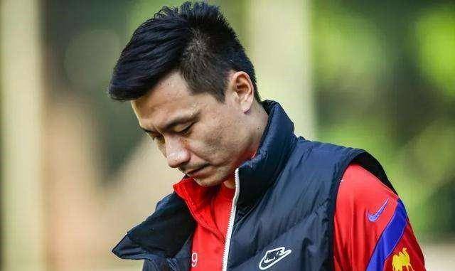 郜林近况:30岁校花妻子入住新豪宅,兼职副业成焦点