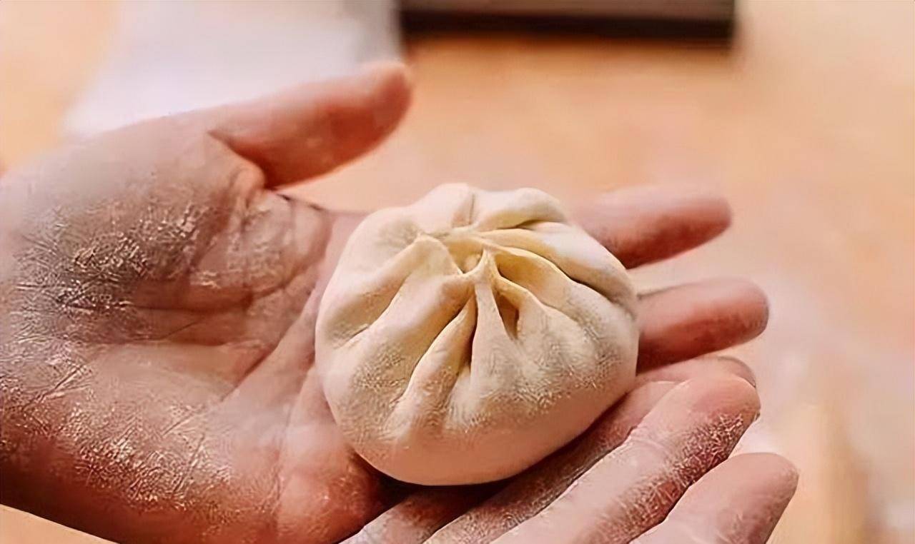 163岁的"狗不理包子",为何如今卖不动了?食客:高攀不起