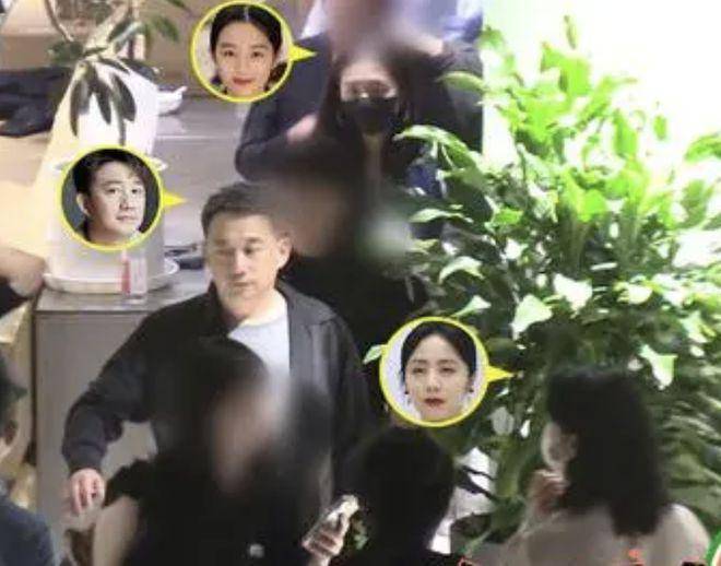黄磊孙莉带女儿与何炅聚餐,18岁多多挥手告别有礼貌