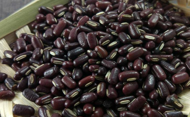 赤小豆怎么搭配吃才好?赤小豆 莲子,赤小豆 红枣,赤小豆 核桃