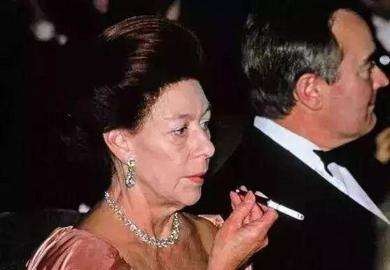 玛格丽特公主:15岁开始抽烟,一天能抽60支,手术后报复性抽烟