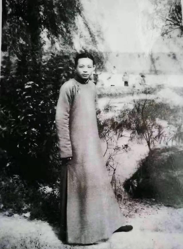 爱花,爱酒,爱美食,汪曾祺:嬉闹人间77年,生活,是很好玩的