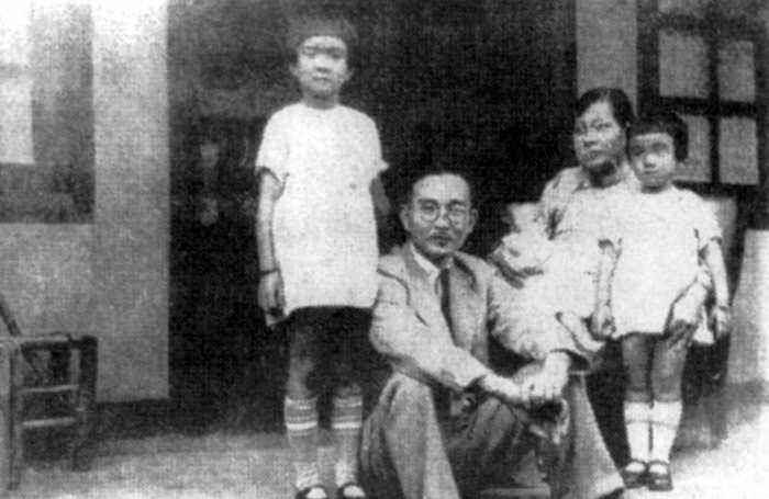 据林语堂女儿林太乙回忆:"父亲对陈锦端的爱情始终没有熄灭.